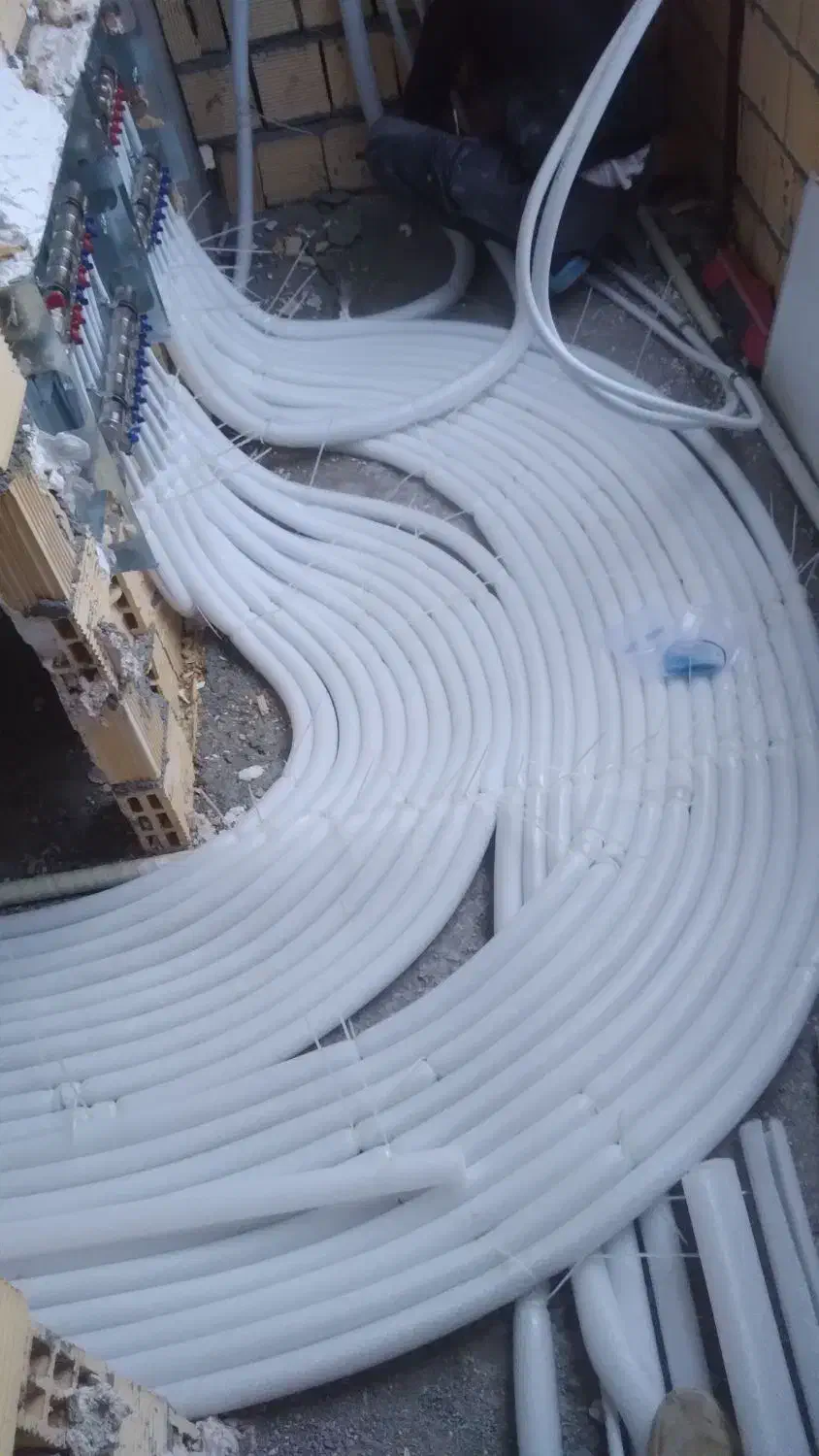 لوله کشی و نصب شیرالات و پمپ|خدمات پیشه و مهارت|کرمانشاه, |دیوار