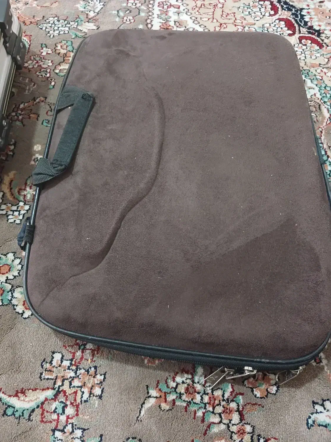 کیف لبتاب|کیف، کفش، کمربند|قم, وادی السلام|دیوار