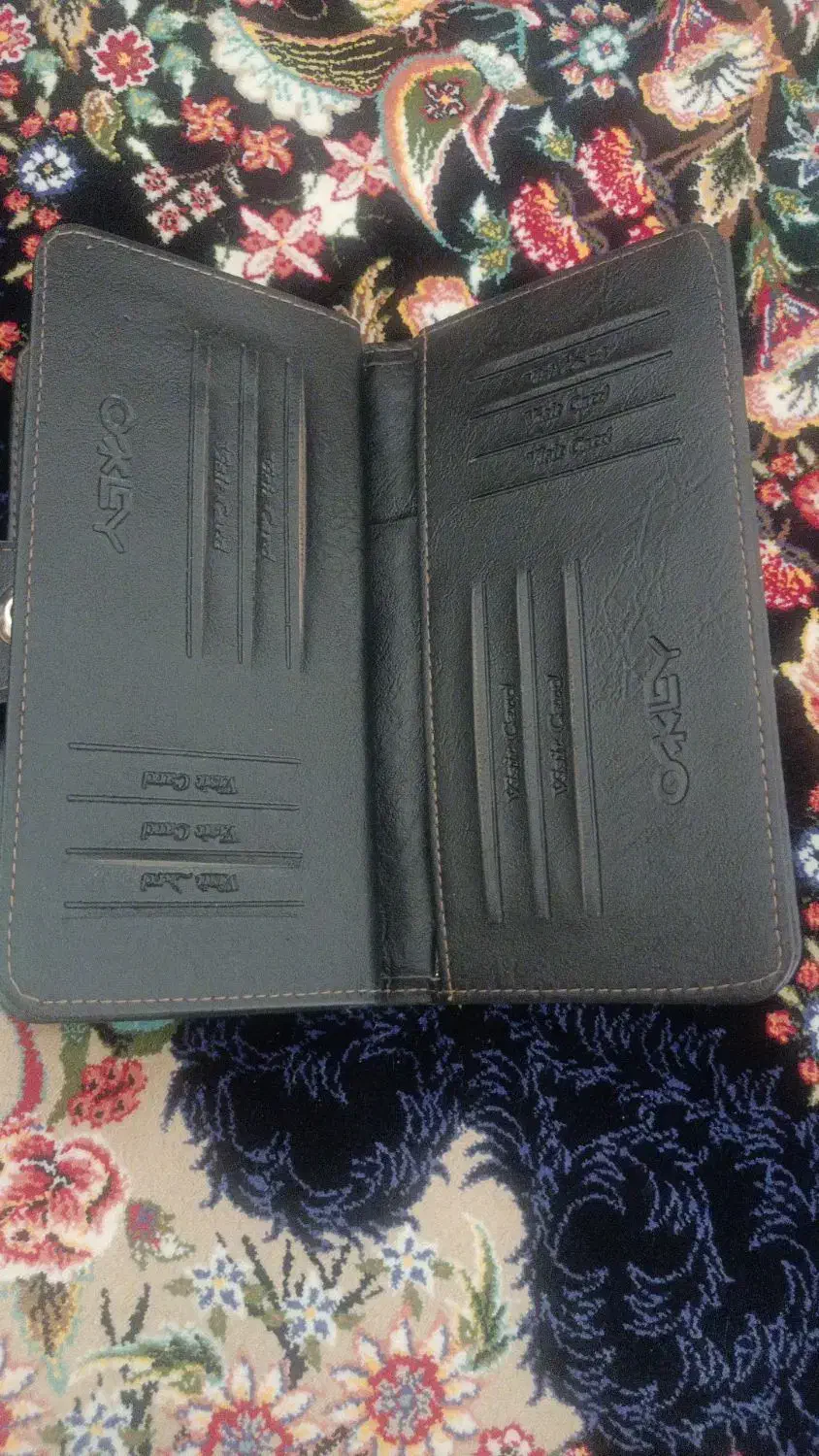 کیف|کیف، کفش، کمربند|ایوان, |دیوار