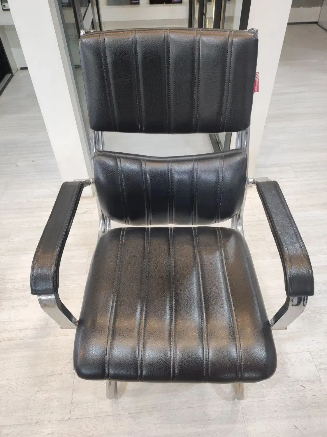 تعدادی صندلی اداری|دفتر کار|قم, قلعه یزدیها|دیوار