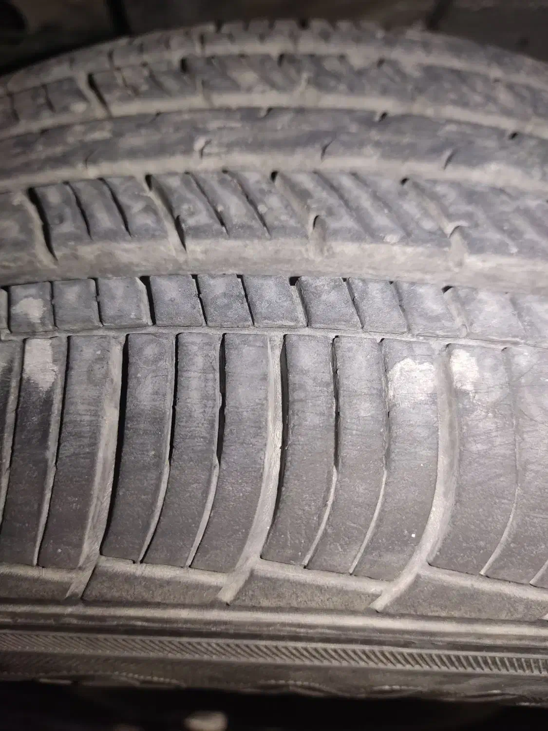 رینگ و لاستیک دور ۱۴(۲۰۵)ایران تایر۹۹درصد|قطعات یدکی و لوازم جانبی|ایرانشهر, |دیوار