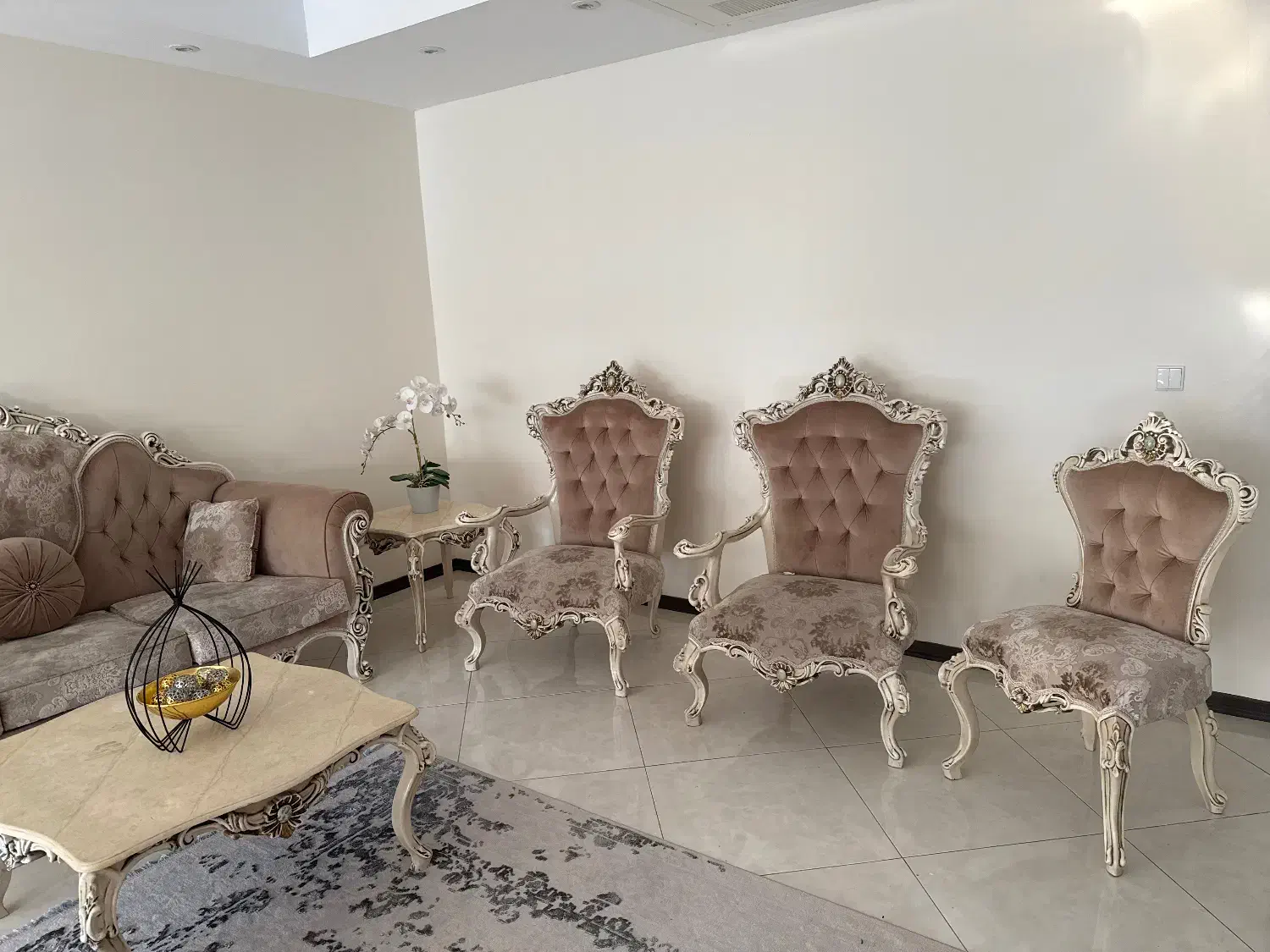 مبل کلاسیک و میز غذا خوری|مبلمان خانگی و میز عسلی|تهران, شهرک دانشگاه شریف|دیوار