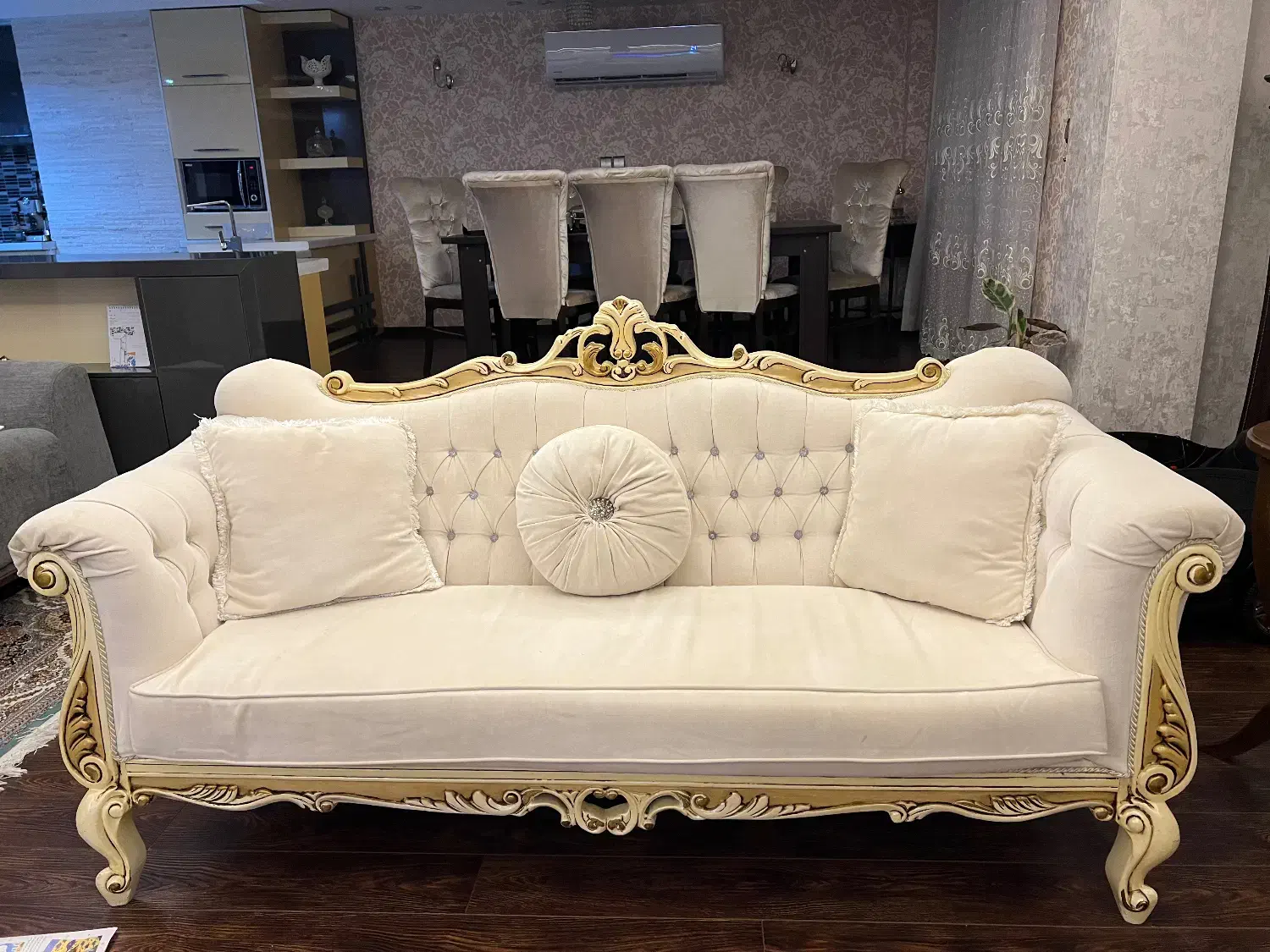 مبلمان کلاسیک|مبلمان خانگی و میز عسلی|فریدون‌کنار, |دیوار