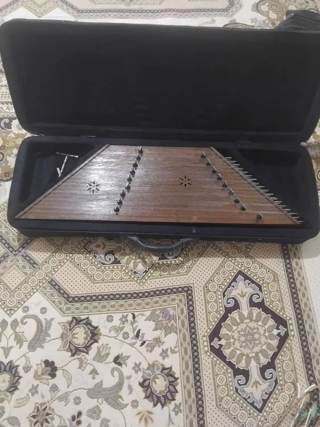 سنتور|سازهای سنتی|بروجرد, |دیوار