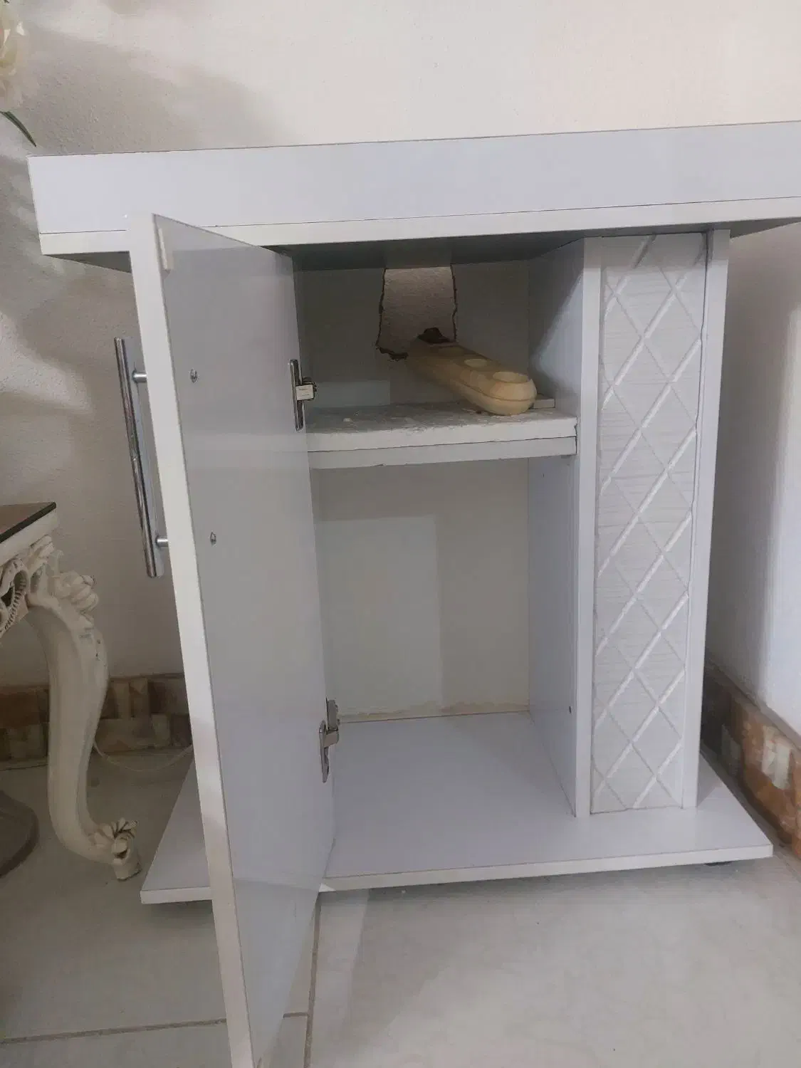 میز اکواریوم تنها|ماهی|پردیس, فاز ۳|دیوار