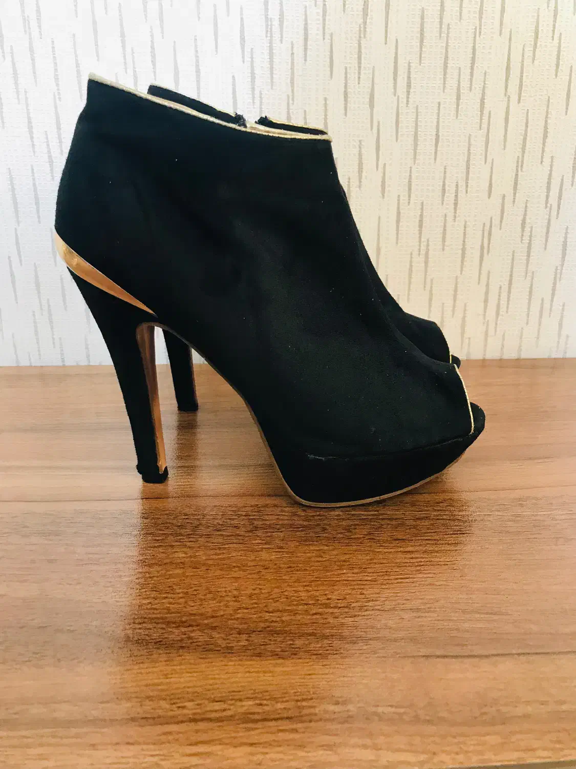 دو جفت کفش مجلسی در حدنو|کیف، کفش، کمربند|کاشان, کشاورز|دیوار