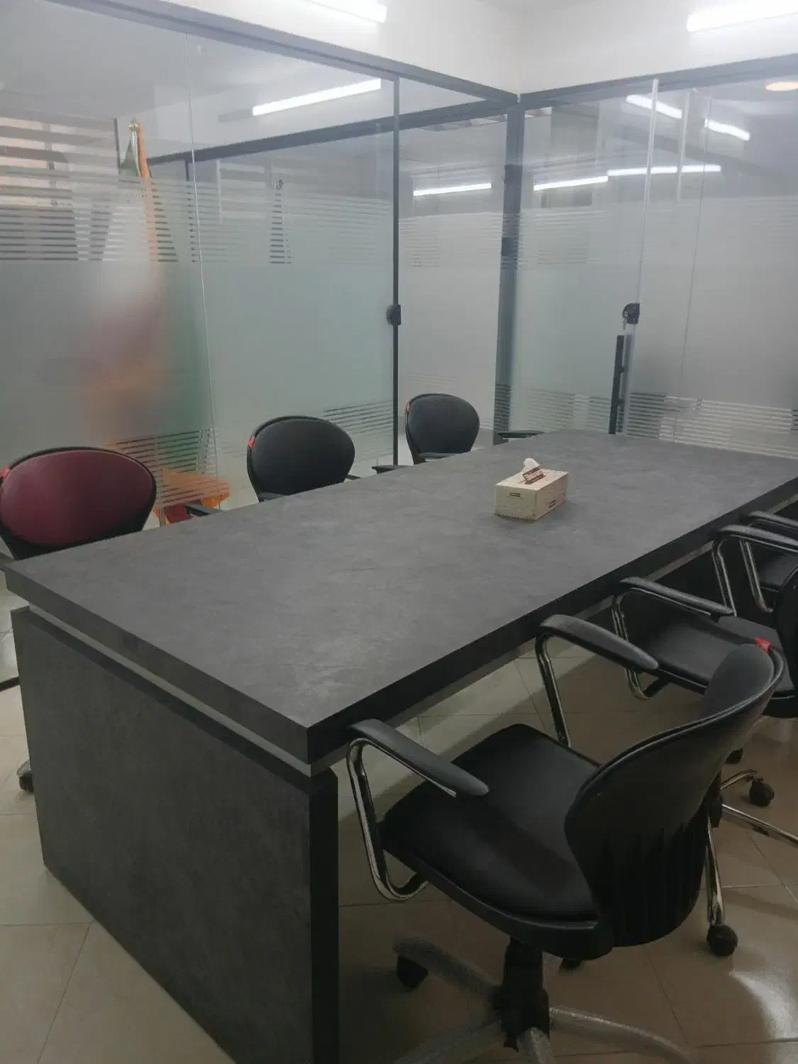 اتاق کنفرانس کوچیک|اجارهٔ کوتاه‌مدت دفتر کار و فضای آموزشی|مشهد, دانشجو|دیوار