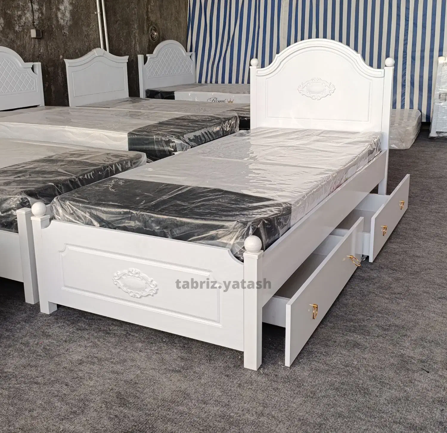تخت مدل گلایل|تخت و سرویس خواب|باسمنج, |دیوار