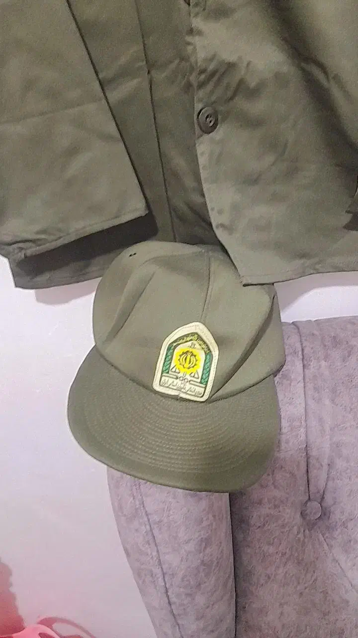 لباس خدمت|لباس|اسلامشهر, زرافشان|دیوار