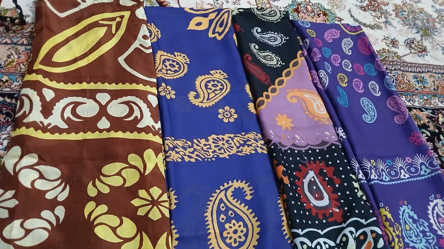 لچک چارقد|لباس|یاسوج, |دیوار