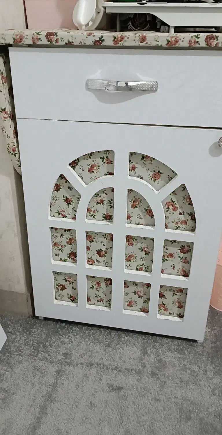 میز اتو و‌چرخ|اتو و لوازم اتو|اراک, |دیوار