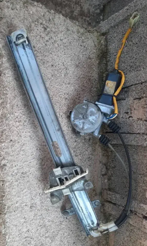 شیشه بالابر پراید|قطعات یدکی و لوازم جانبی|رشت, دخانیات|دیوار