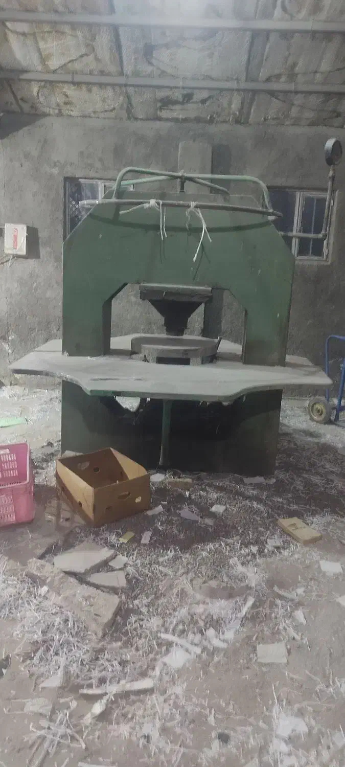 پرس دستگاه موزایک|ماشین‌آلات صنعتی|میانه, |دیوار