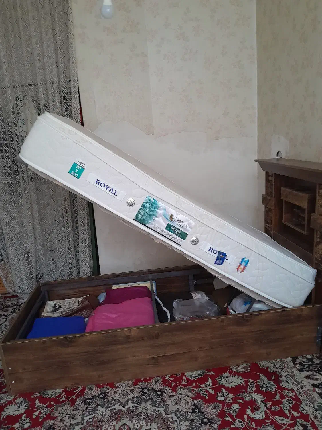 تخت یک نفره|تخت و سرویس خواب|بیجار, |دیوار