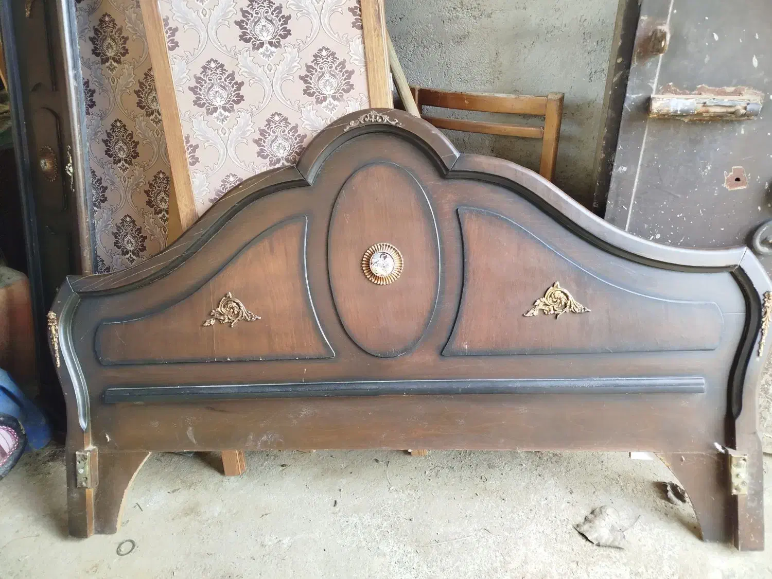 تخت و تشک دونفره چوب|تخت و سرویس خواب|تولم شهر, |دیوار