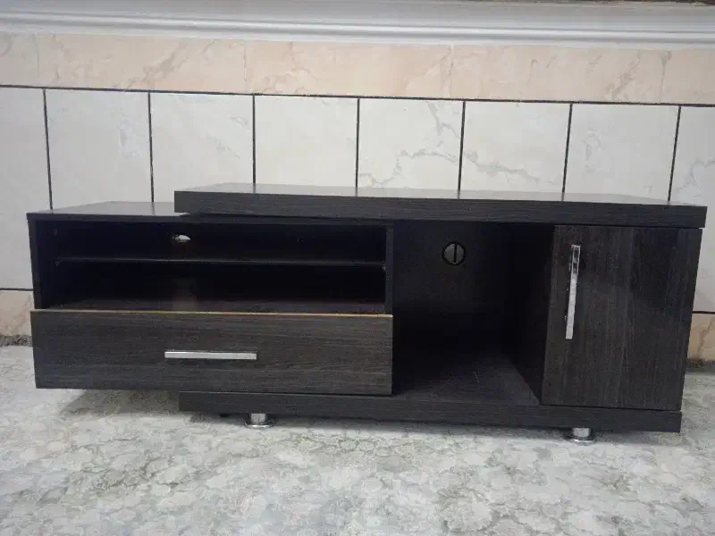 زیر تلویزیون گلاسه در حد نو|میز تلویزیون|اهواز, کمپلو جنوبی|دیوار