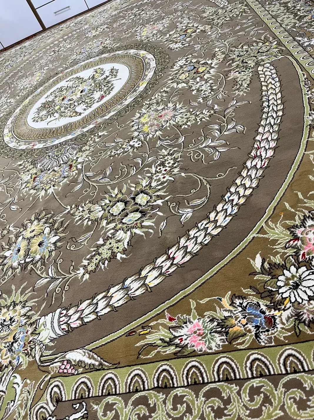 فرش و پشتی|فرش|اقبالیه, |دیوار