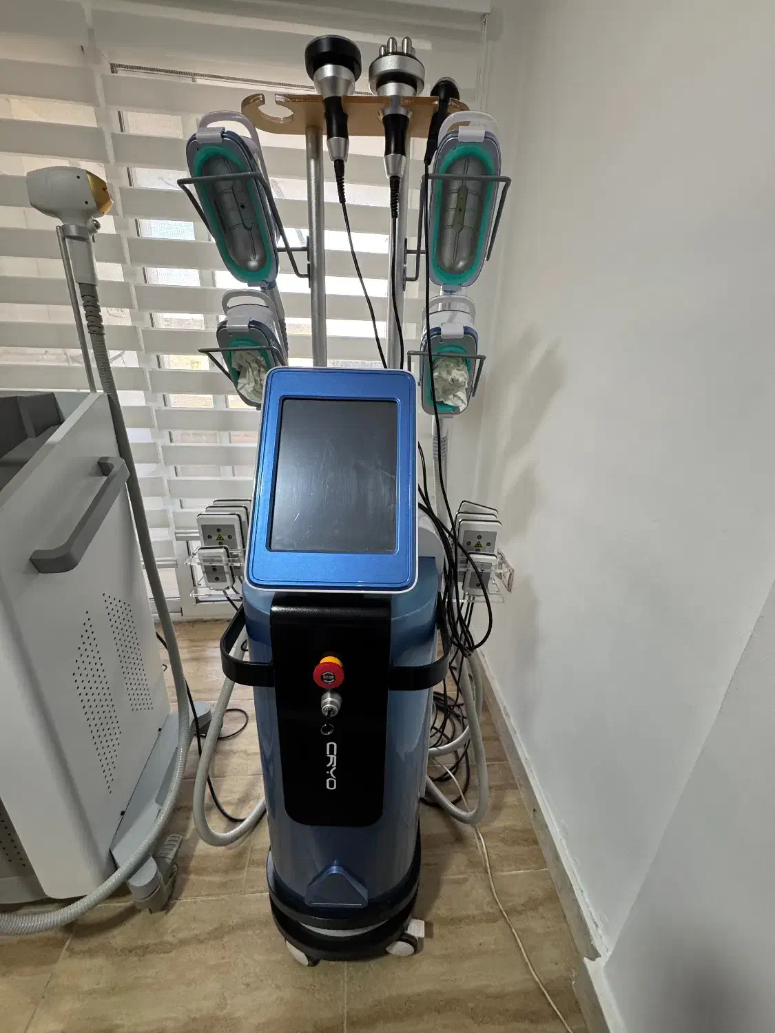 فروش دستگاه ها یا واگذاری کاملا مطب زیبایی و لاغری|پزشکی|نوشهر, |دیوار