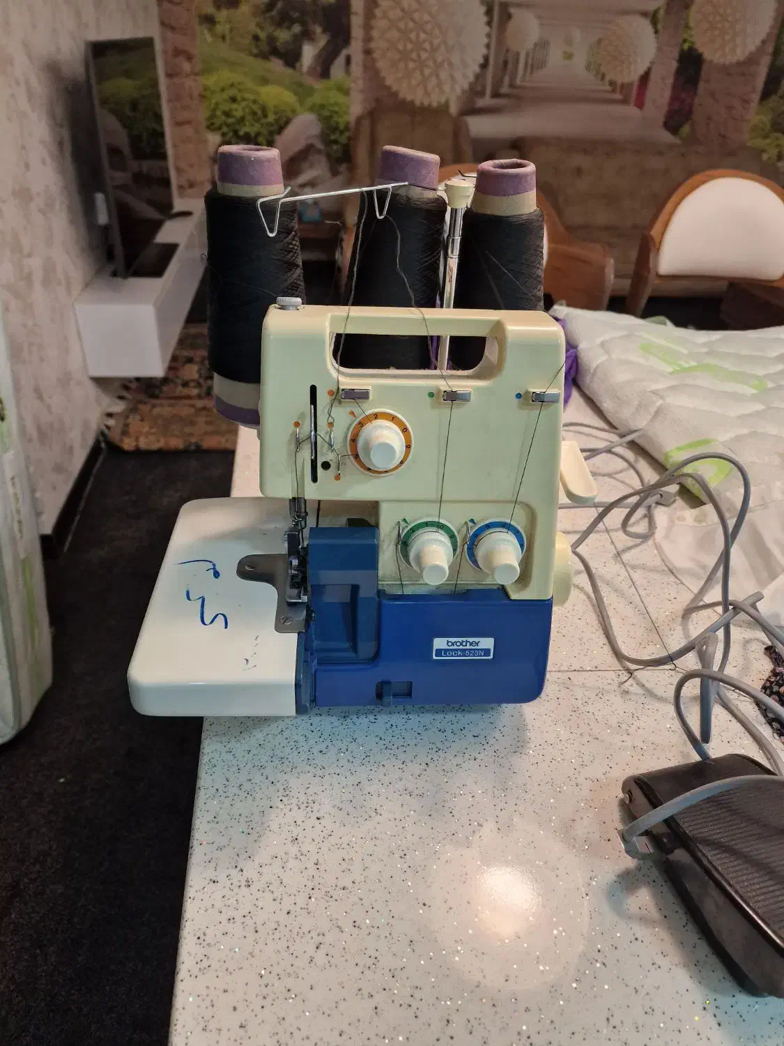 سردوز ۳ نخ مارک برادر|چرخ خیاطی و ریسندگی|ازگله, |دیوار