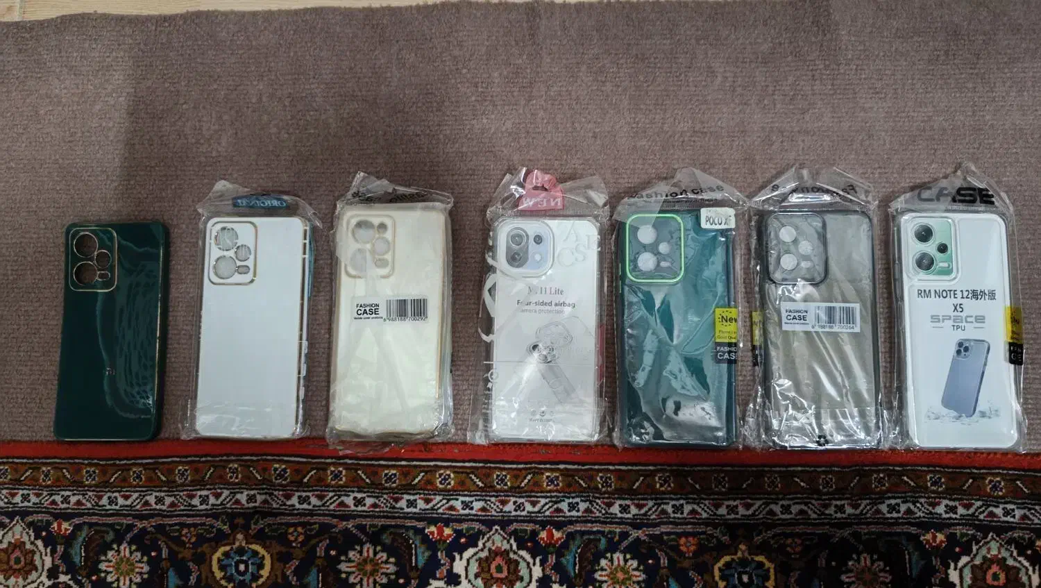 چند عدد قاب گوشی|لوازم جانبی موبایل و تبلت|کرج, حسین آباد (اکبر آباد)|دیوار