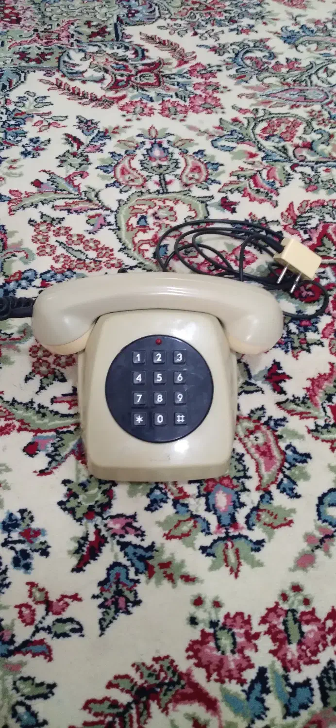 تلفن قدیمی|کلکسیون اشیاء عتیقه|کبودرآهنگ, |دیوار