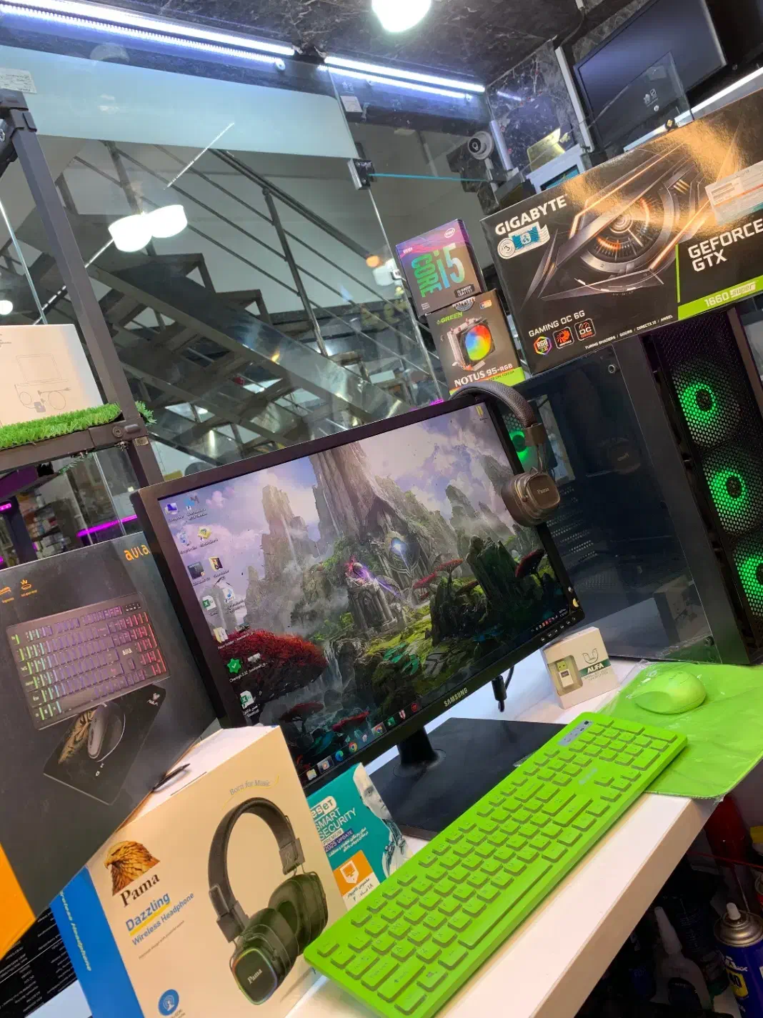 کامپیوتر کامل کیس و مانیتور و وسایلش|رایانه رومیزی|اهواز, گلستان|دیوار