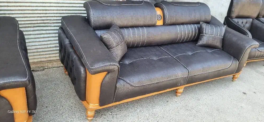 مبل هفت نفره وینا//|مبلمان خانگی و میز عسلی|بم, |دیوار