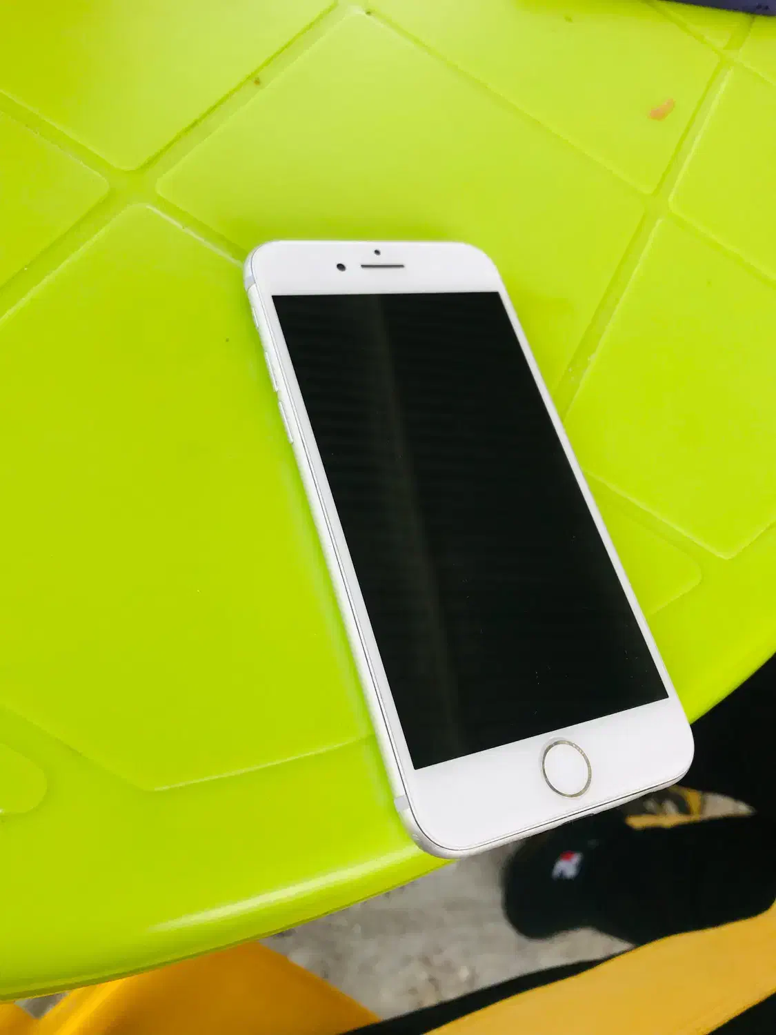 گوشی ایفون ۱۵|موبایل|گچی, |دیوار