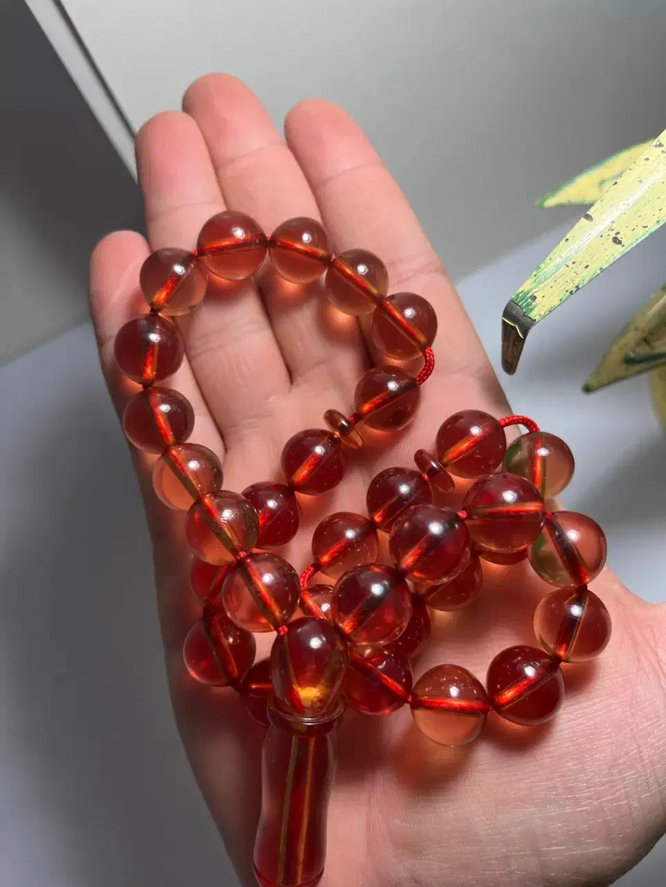 تسبیح سندلوس|کلکسیون اشیاء عتیقه|اردبیل, |دیوار