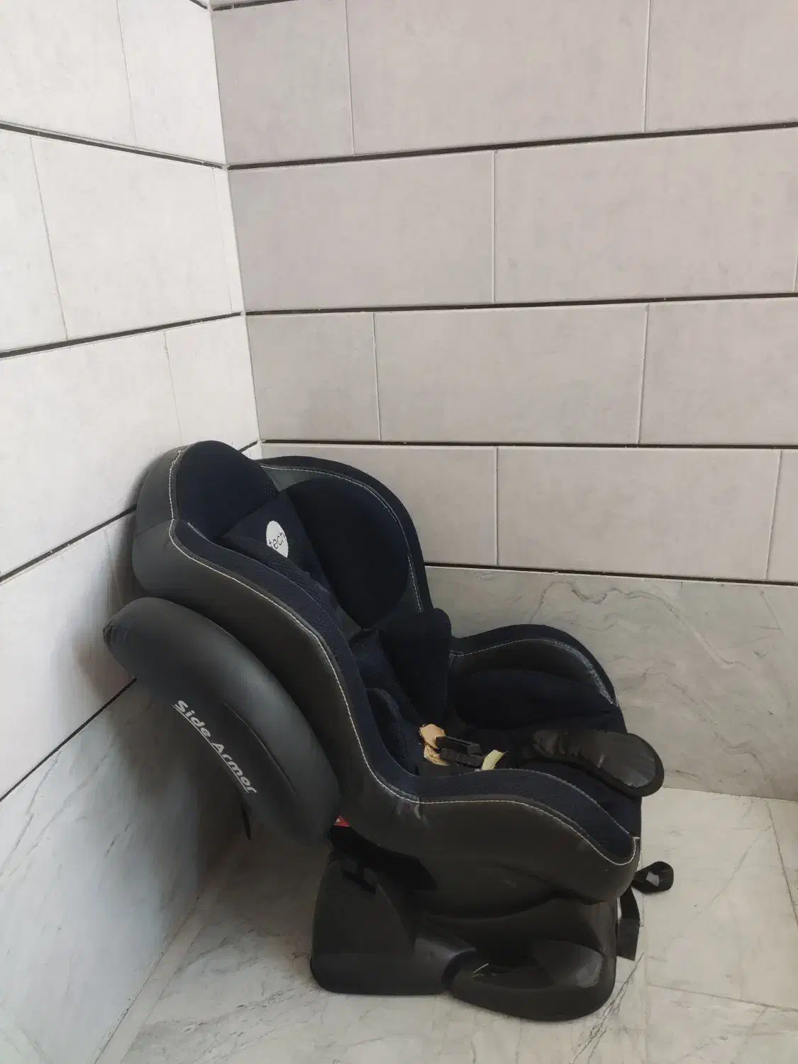 صندلی کودک|تخت و صندلی بچه|لنجان, |دیوار