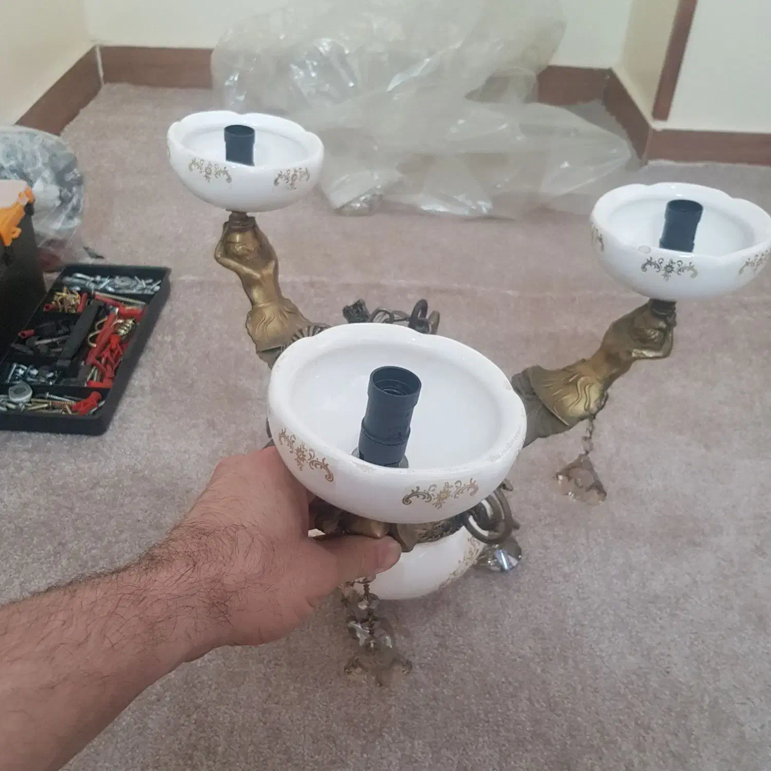 لوستر سه شاخه|لوستر و چراغ آویز|کرج, حصارک بالا|دیوار