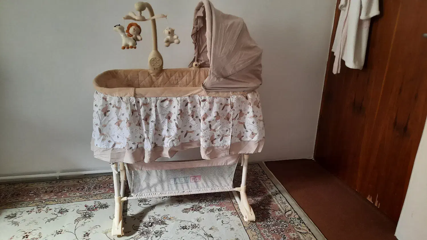 تخت خواب نوزاد|تخت و صندلی بچه|لاهیجان, گلستان|دیوار