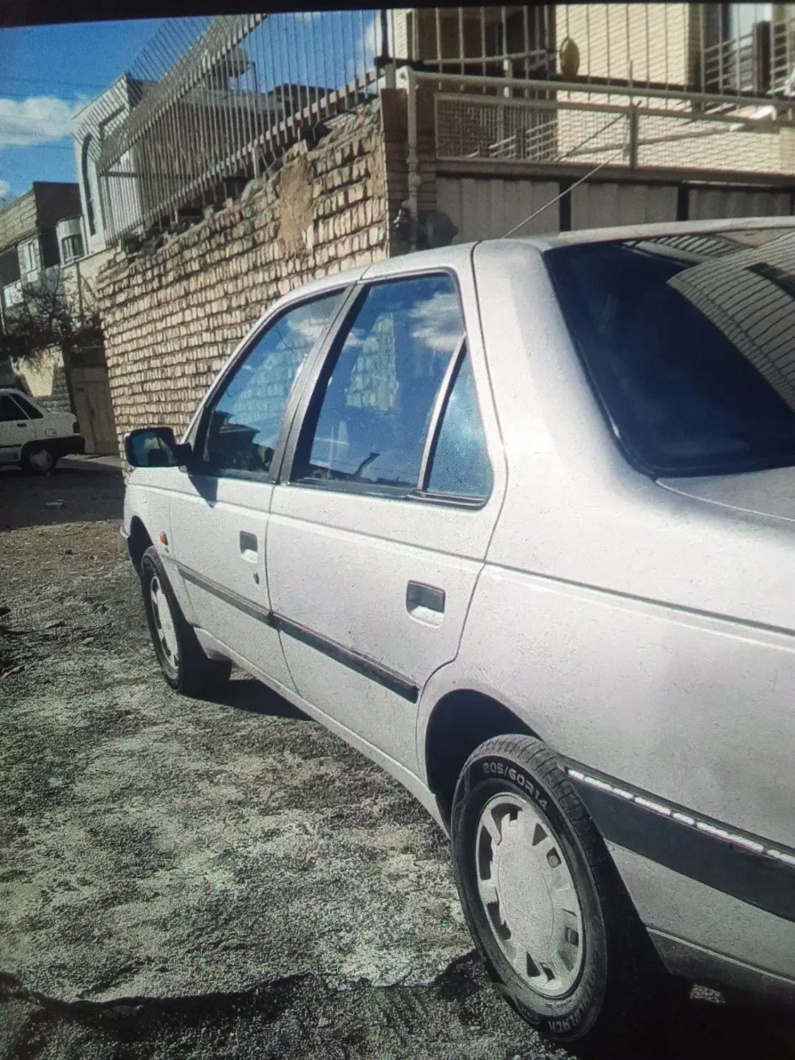 فوری|خودرو سواری و وانت|خمینی‌شهر, |دیوار