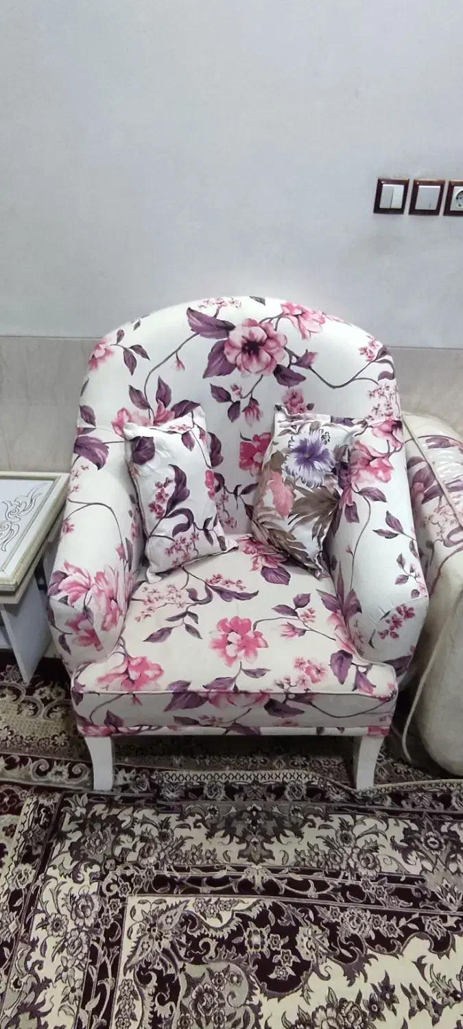 یک دست مبل هفت نفره سالم و تمیز به فروش میرسد|مبلمان خانگی و میز عسلی|لنجان, |دیوار