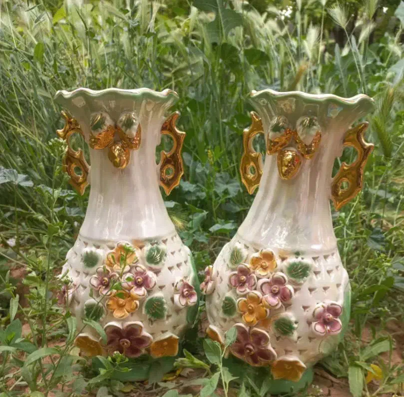 یک جفت گلدان خارجی قدیمی|گل مصنوعی|صدرا-فارس, فاز ۱|دیوار