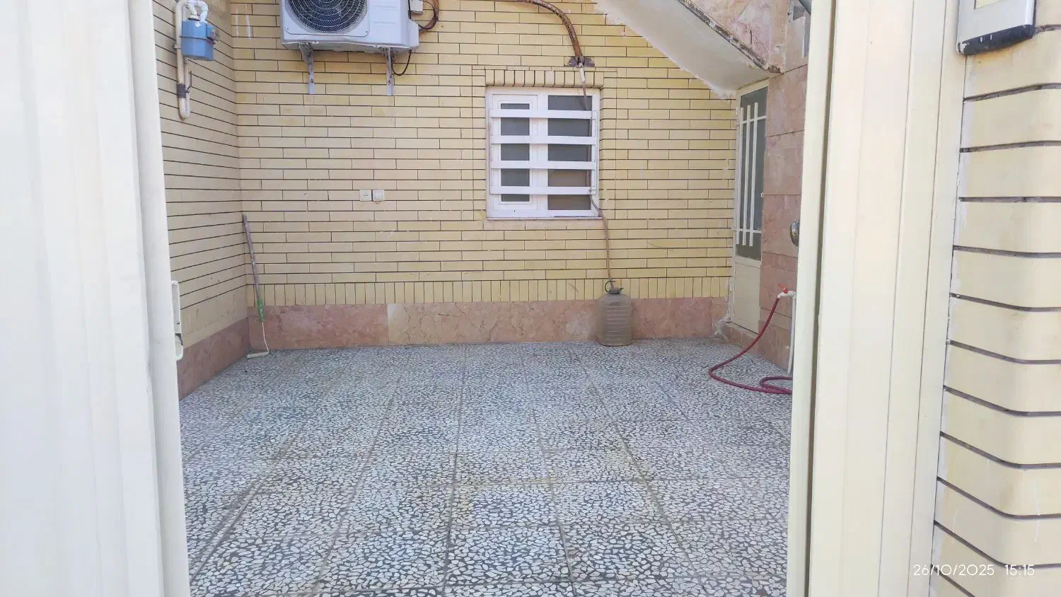 دوخوابه طبقه بالا|اجارهٔ آپارتمان|بم, |دیوار