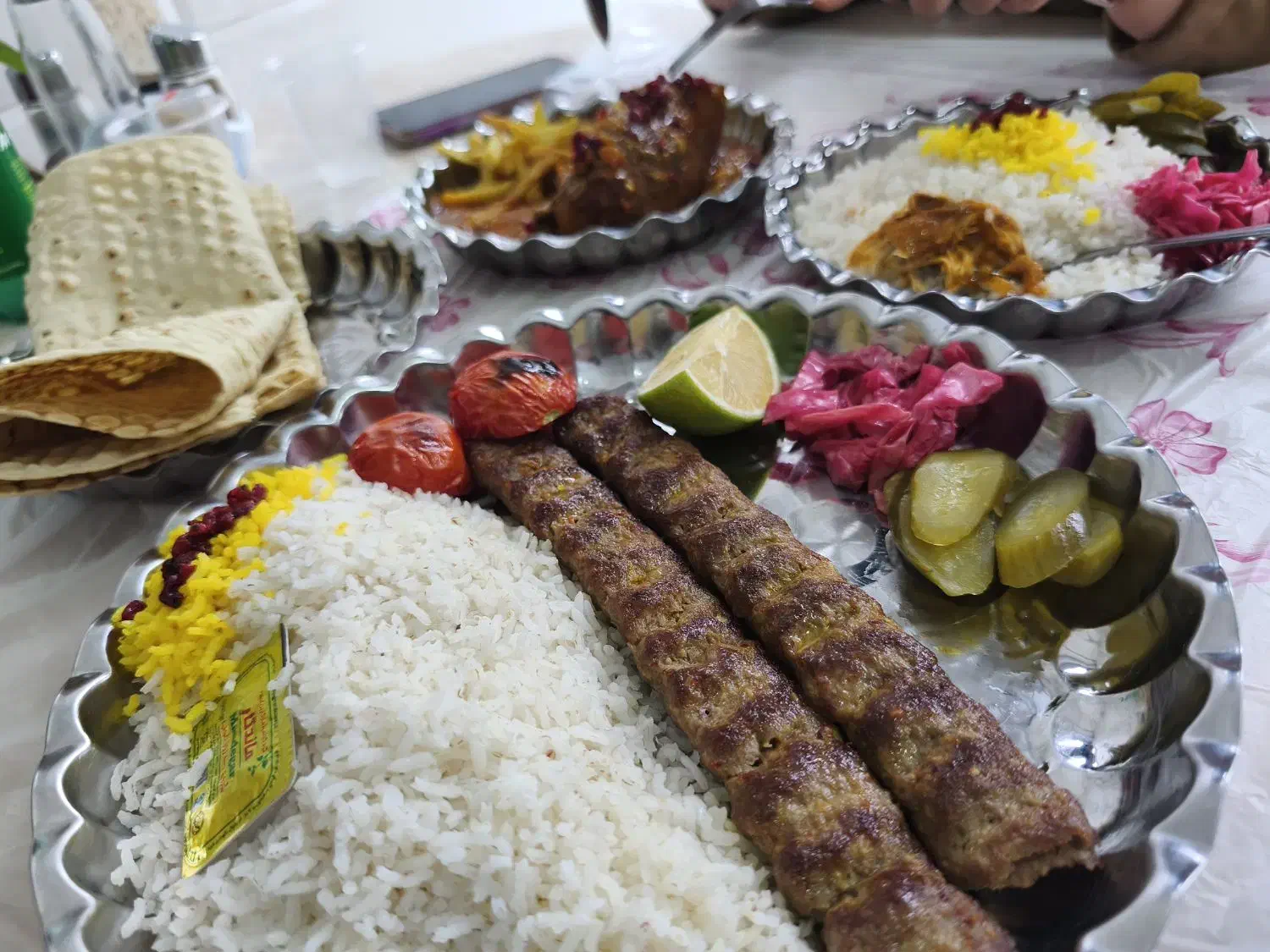 آشپزخانه بیرون بر دست پخت مامان|خدمات پذیرایی، مراسم|شهرکرد, |دیوار