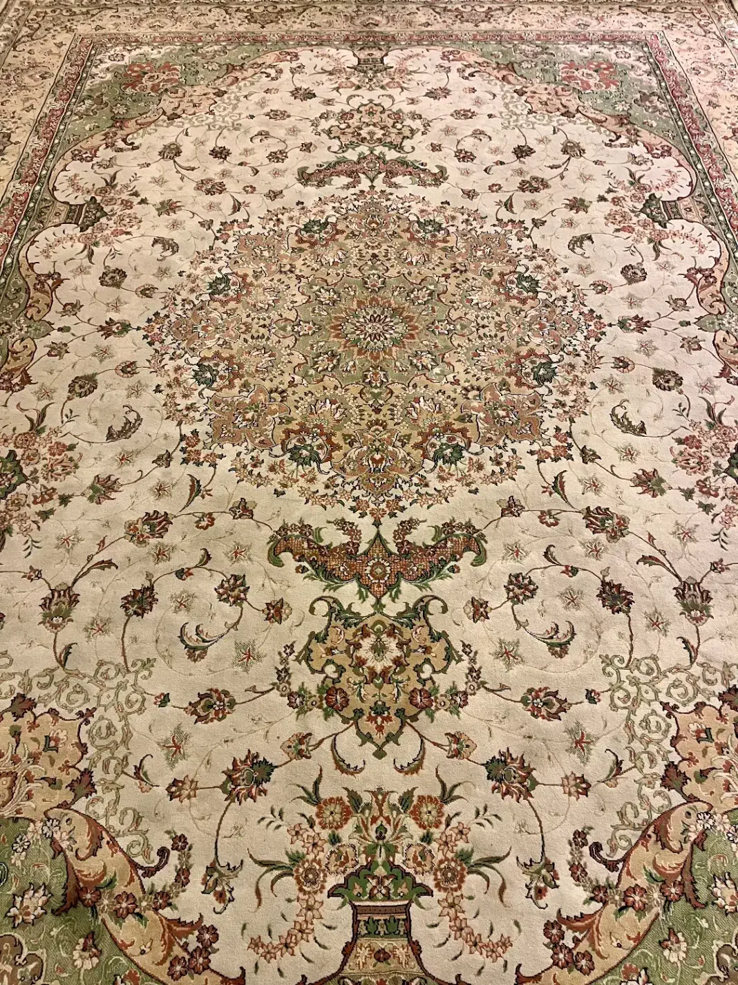 ۳ عدد فرش نگین|فرش|مشهد, گلبرگ|دیوار