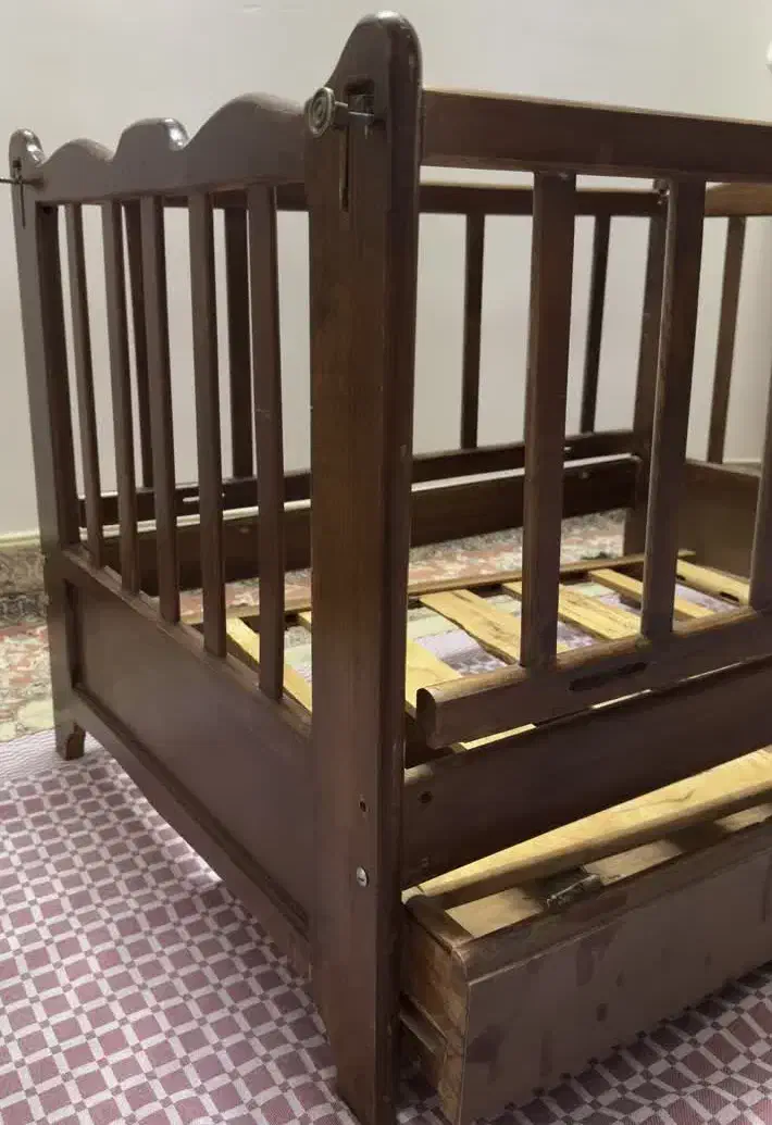 گهواره چوبی|تخت و صندلی بچه|قم, هنرستان|دیوار