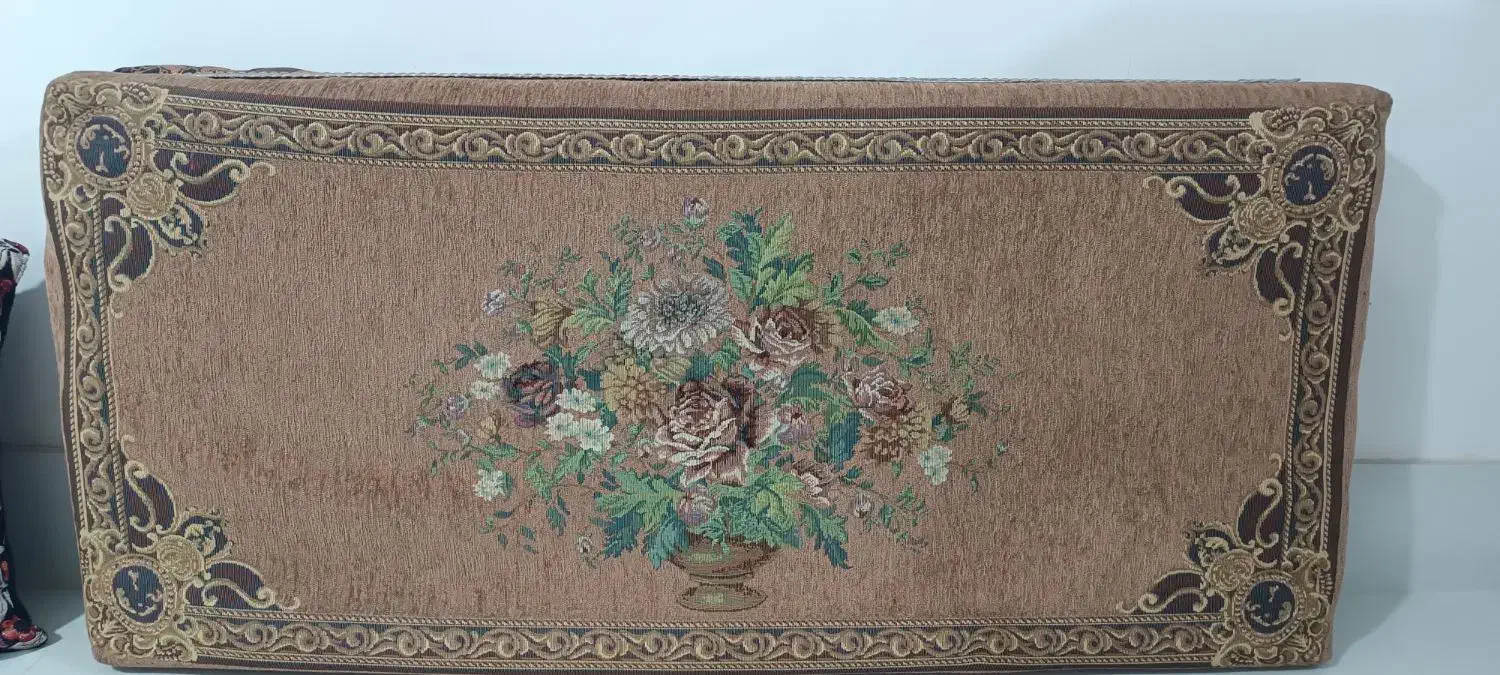 پشتی و رو فرشی|پشتی|نیشابور, ریوند|دیوار