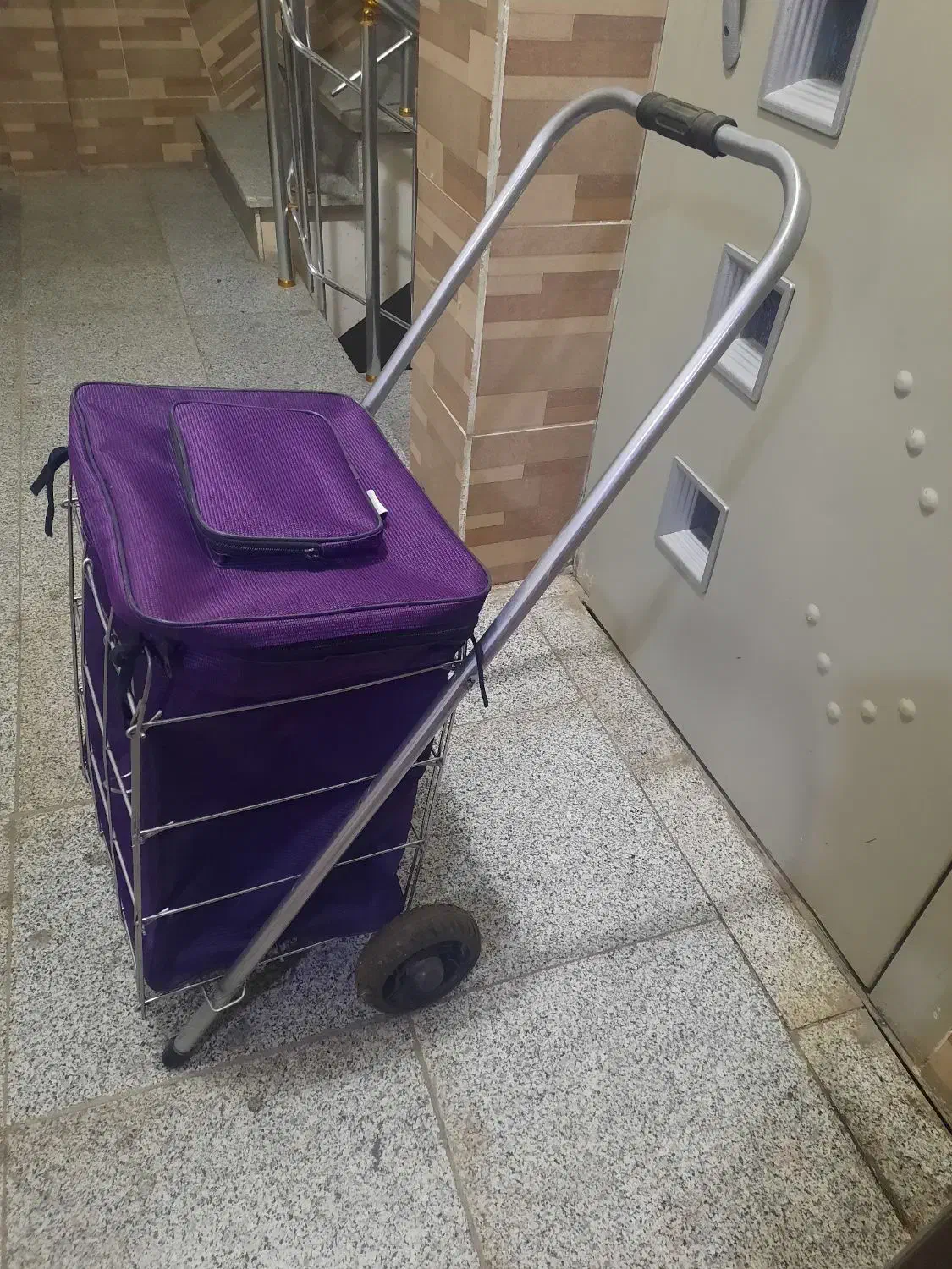 ساک برزنتی|ظروف نگهدارنده، پلاستیکی، یک‌بارمصرف|همدان, |دیوار