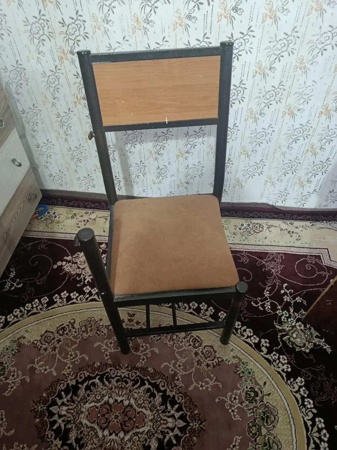 چهارپایه و صندلی دانشجویی|صندلی و نیمکت|مشهد, شترک|دیوار