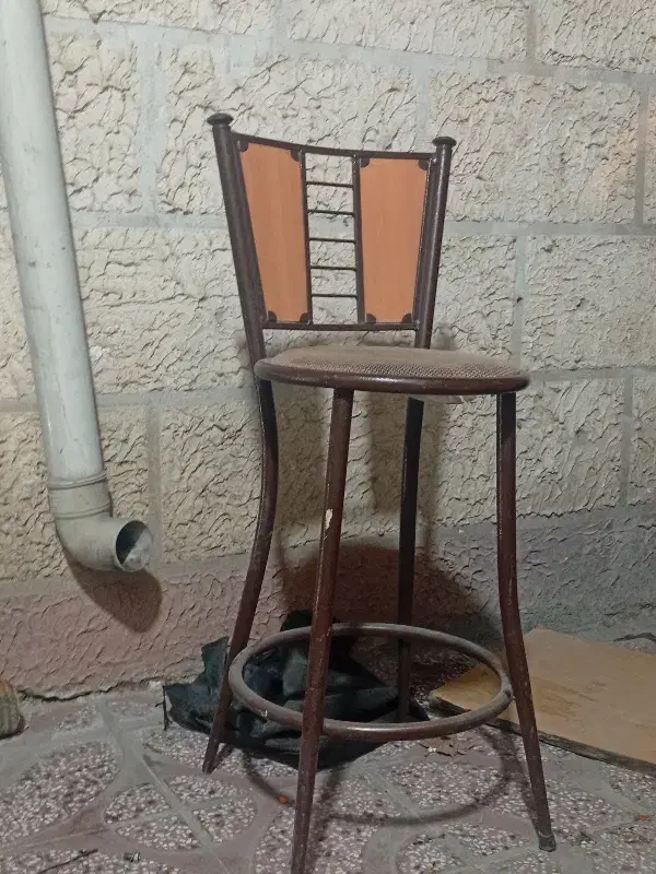 صندلی پایه بلند|صندلی و نیمکت|خرم‌آباد, |دیوار