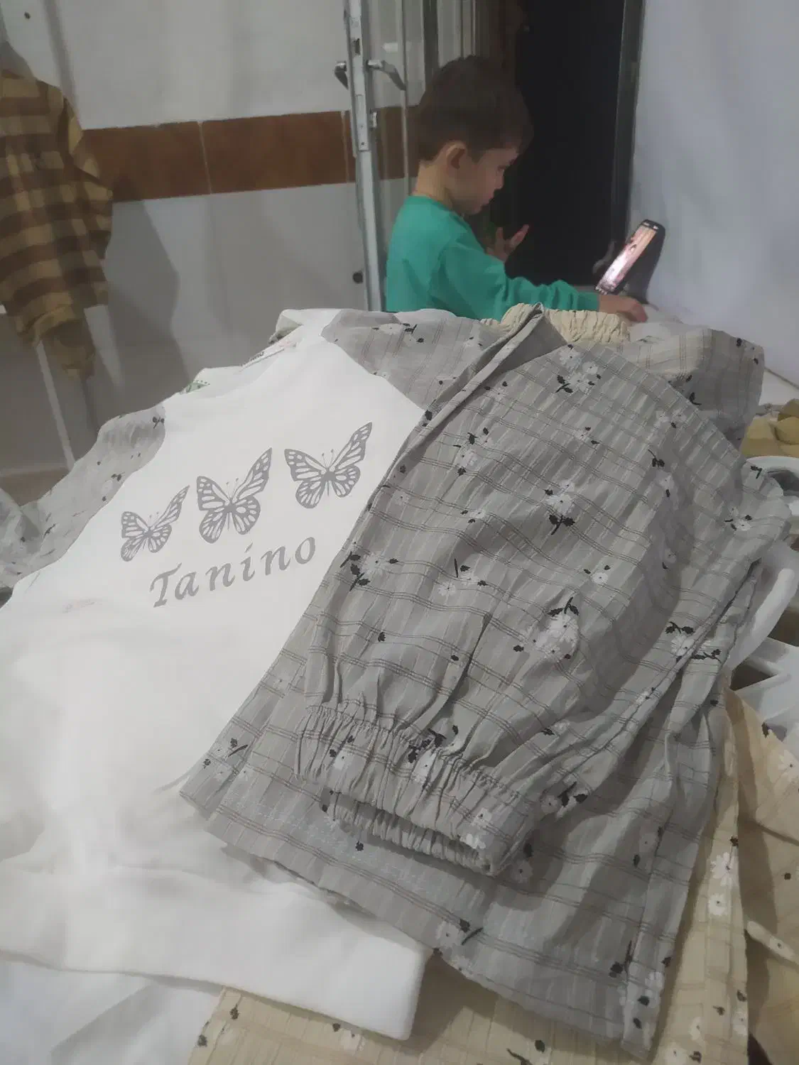 لباس بچه گانه|کفش و لباس بچه|نقده, |دیوار