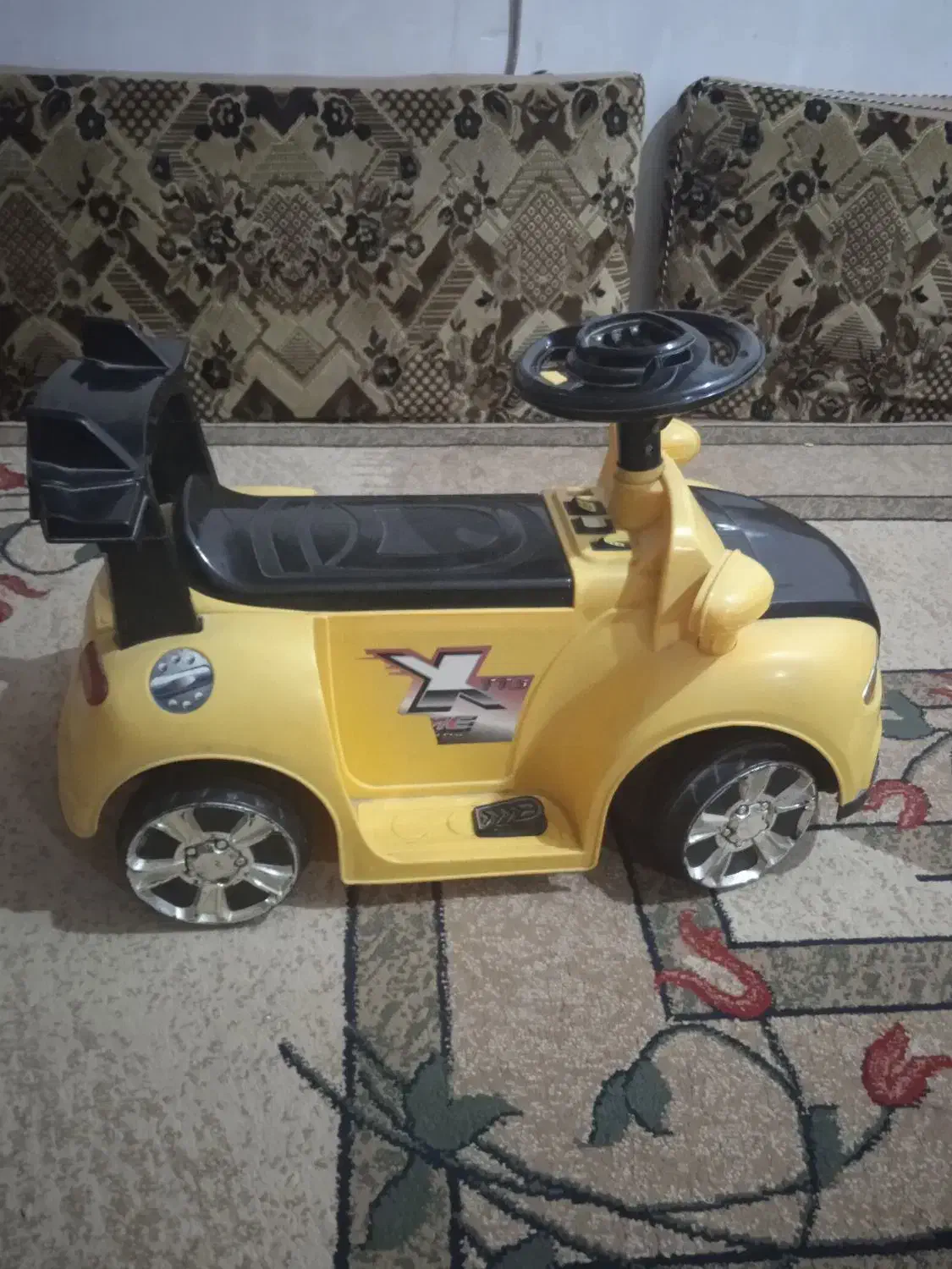 ماشین شارژی و کنترل داره|اسباب‌‌بازی|مسجد سلیمان, |دیوار