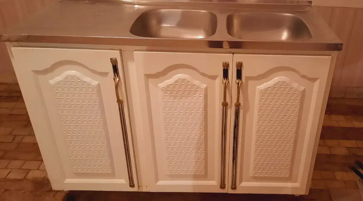 کابینت آشپزخانه مربوط به قسمت سینک ظرفشویی|مصالح و تجهیزات ساختمان|مراغه, |دیوار