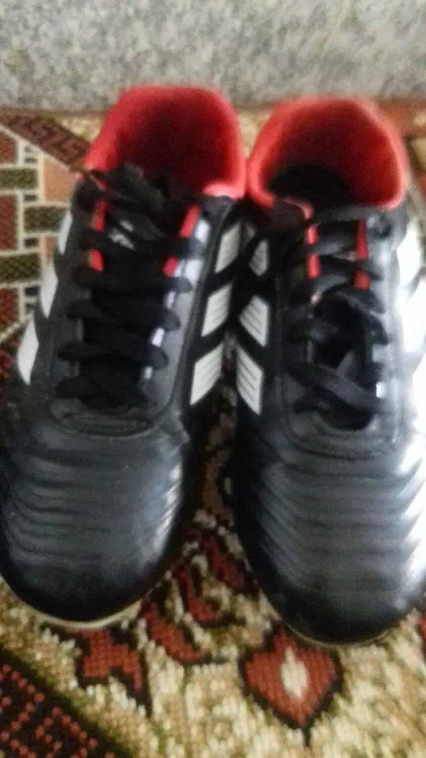 کفش فوتبالی|کیف، کفش، کمربند|بروجرد, |دیوار