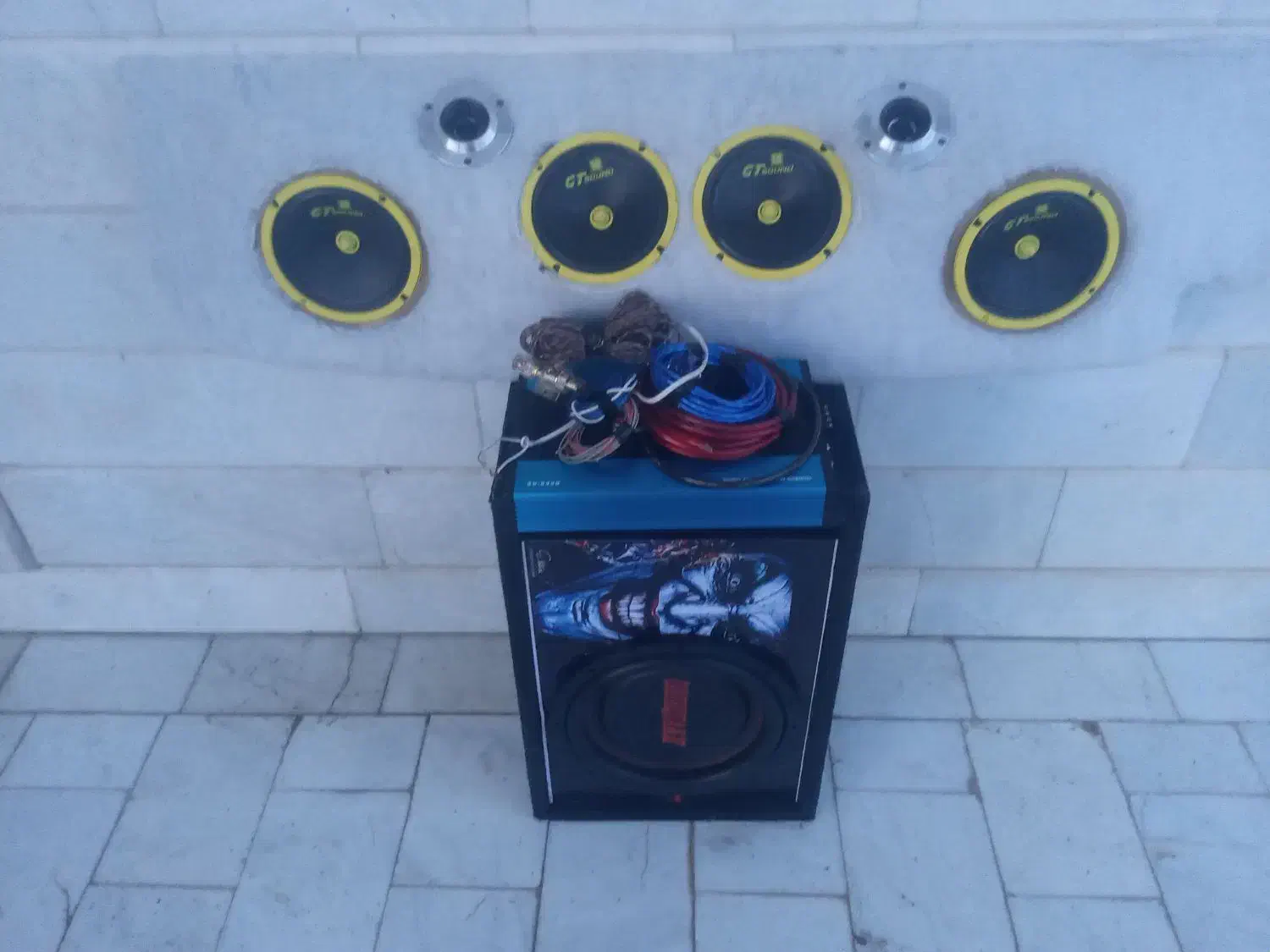 سیستم صوتی|صوتی و تصویری|سنگدوین, |دیوار