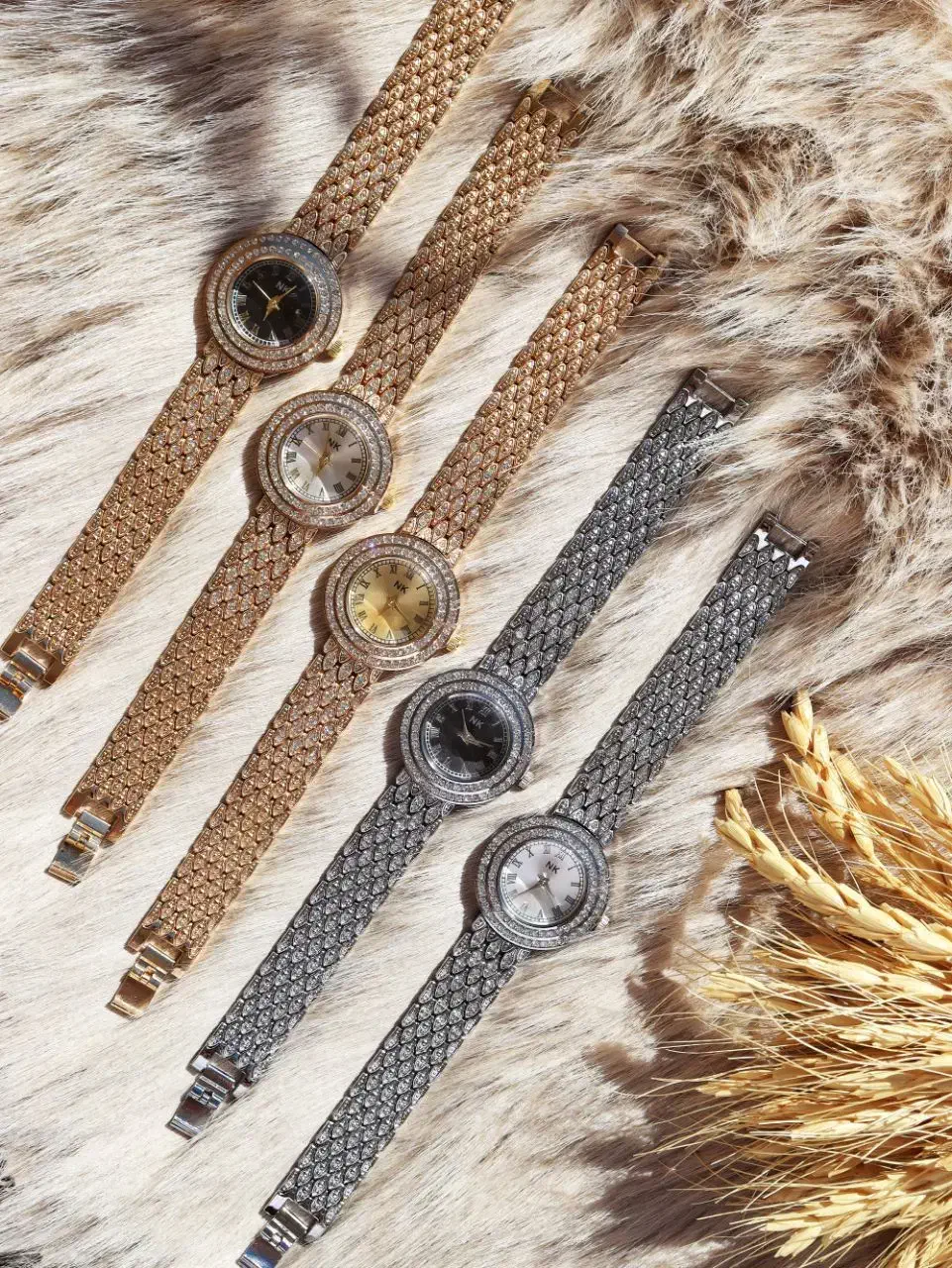 *ساعت شیک دخترانه و زنانه فلزی نگین دار|ساعت|اصفهان, امامزاده اسماعیل|دیوار