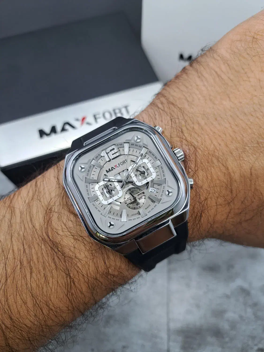 زیباترین و ترند ترین ساعت سال قاب مربع بند رابر|ساعت|اصفهان, قائمیه|دیوار